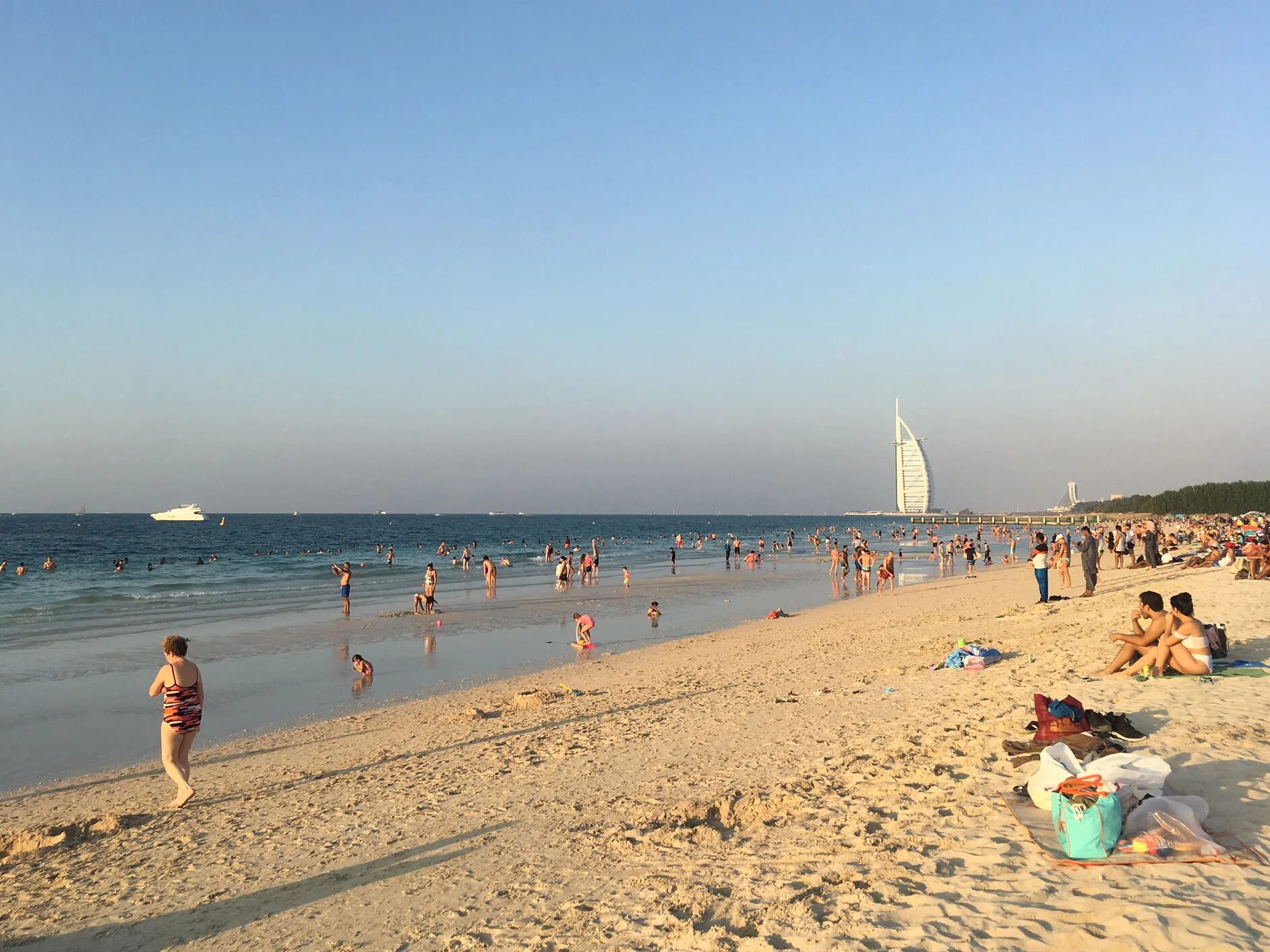 Пляж аль суфух. Al Sufouh Beach, Dubai. Пляж Sufouh Beach. Дубай пляж секрет Бич.