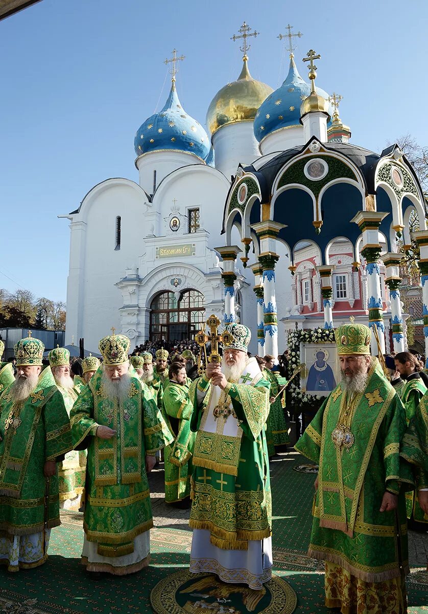 8 октября троице сергиева лавра. 8 октября троице сергиева лавра. 8 октября троице сергиева лавра. Троице-сергиева лавра в ноябре. Лавра сергия радонежского сергиев посад.