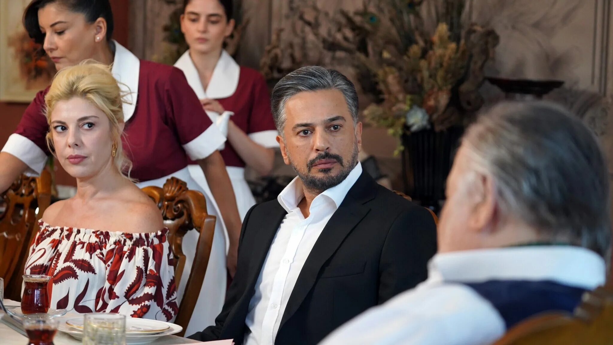 Сейран турецкий сериал. Зимородок спойлеры турецкий сериал. Yalı çapkını 52 bölüm. Зимородок турецкий сериал на сецран. Новые турецкие сериалы 2022.