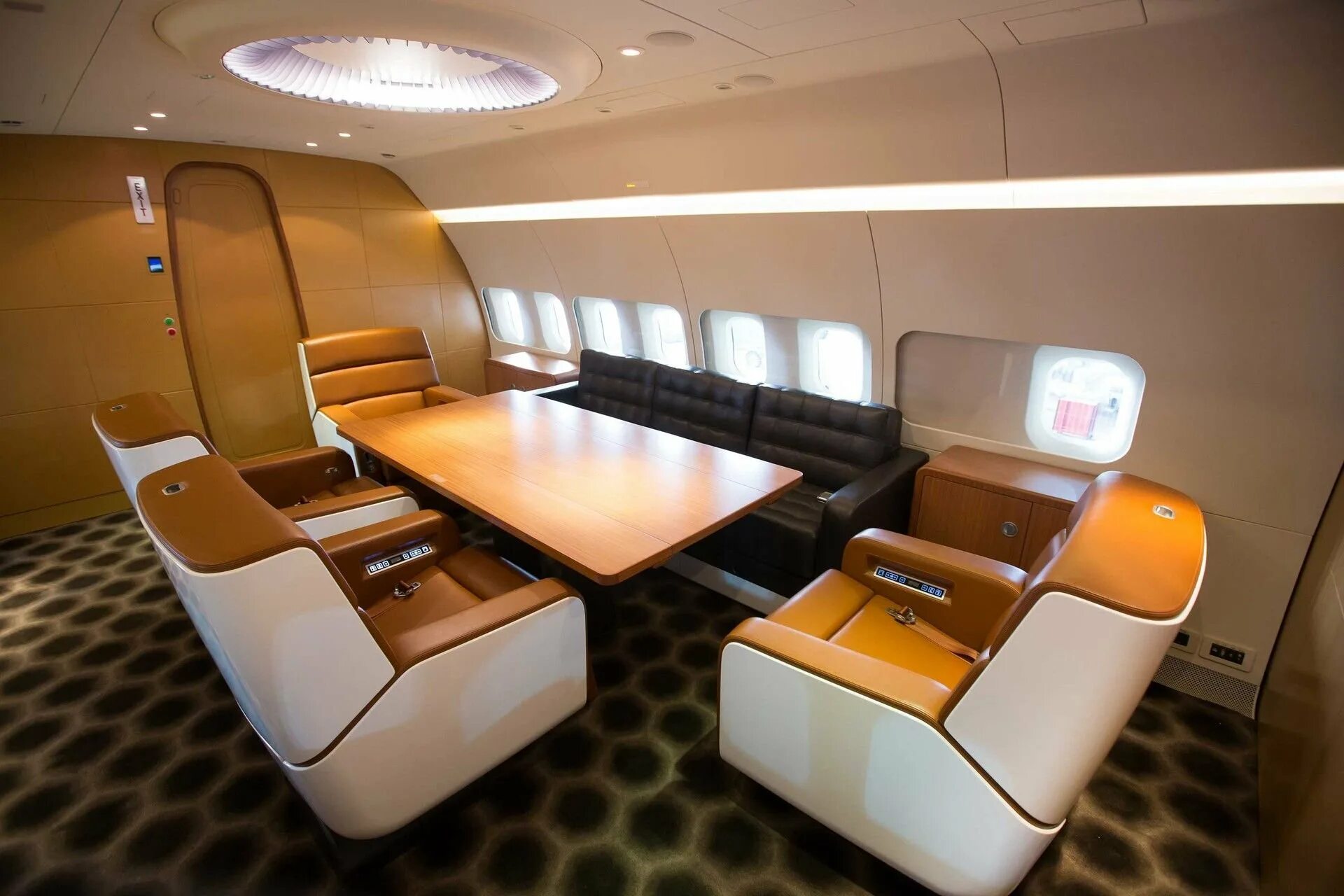 Вип класс в самолете. Bombardier global 7000. Brabus business jet. Hawker 400xp 2003 туалет. Gulfstream g600 салон.