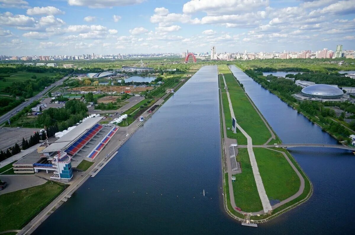 Парк Крылатские холмы гребной канал. Гребной канал в Москве Крылатское. Гребной канал Крестовский остров.