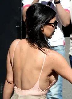 kim-kardashian-out-shopping-in-paris_23 