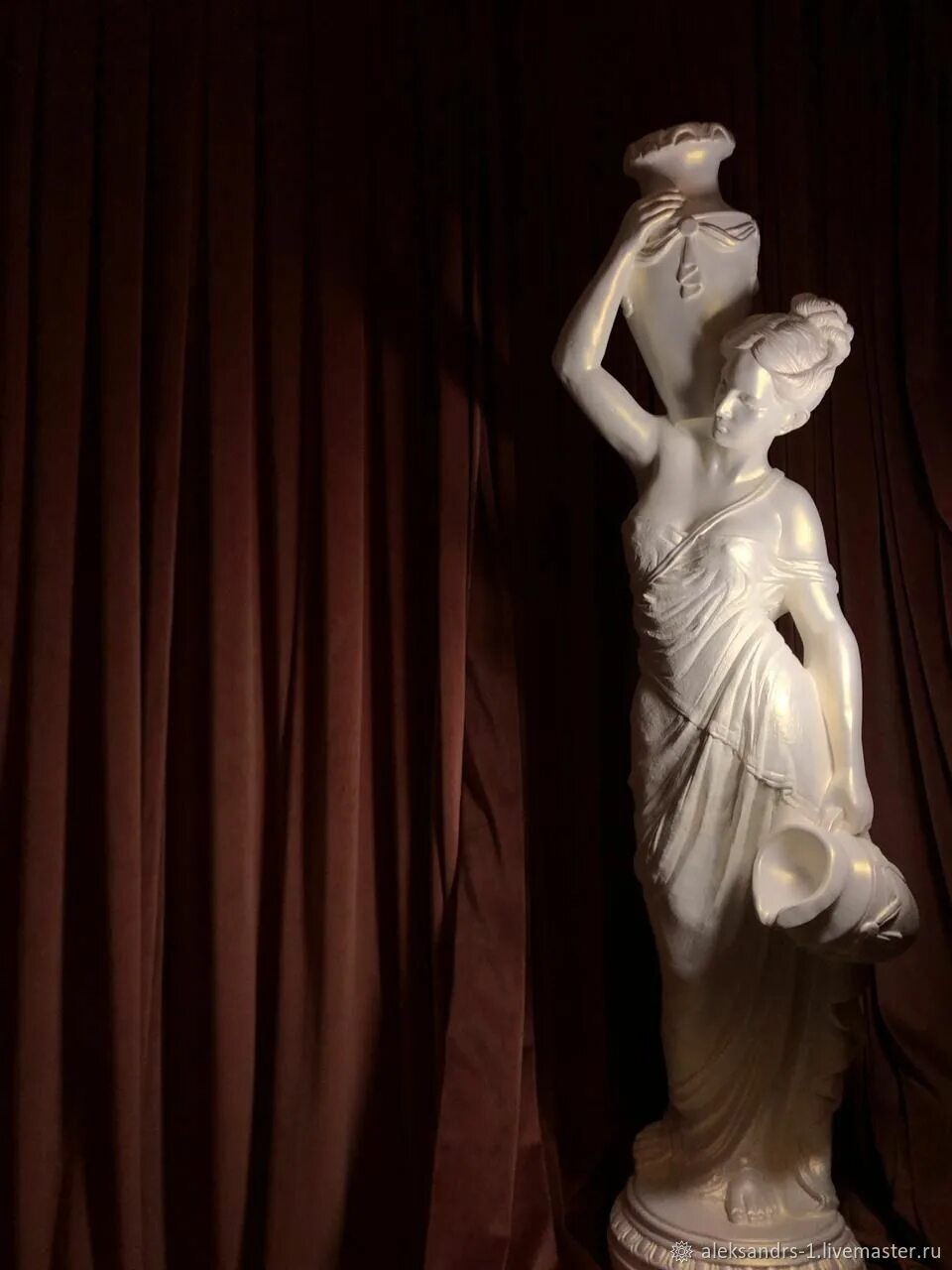 Фонтан семь девушек в театральном сквере уфа. Фонтан семь девушек в уфе. Пламя революции вера игнатьевна мухина. Автор скульптора 7 девушек. Статуя девушка с кувшином.