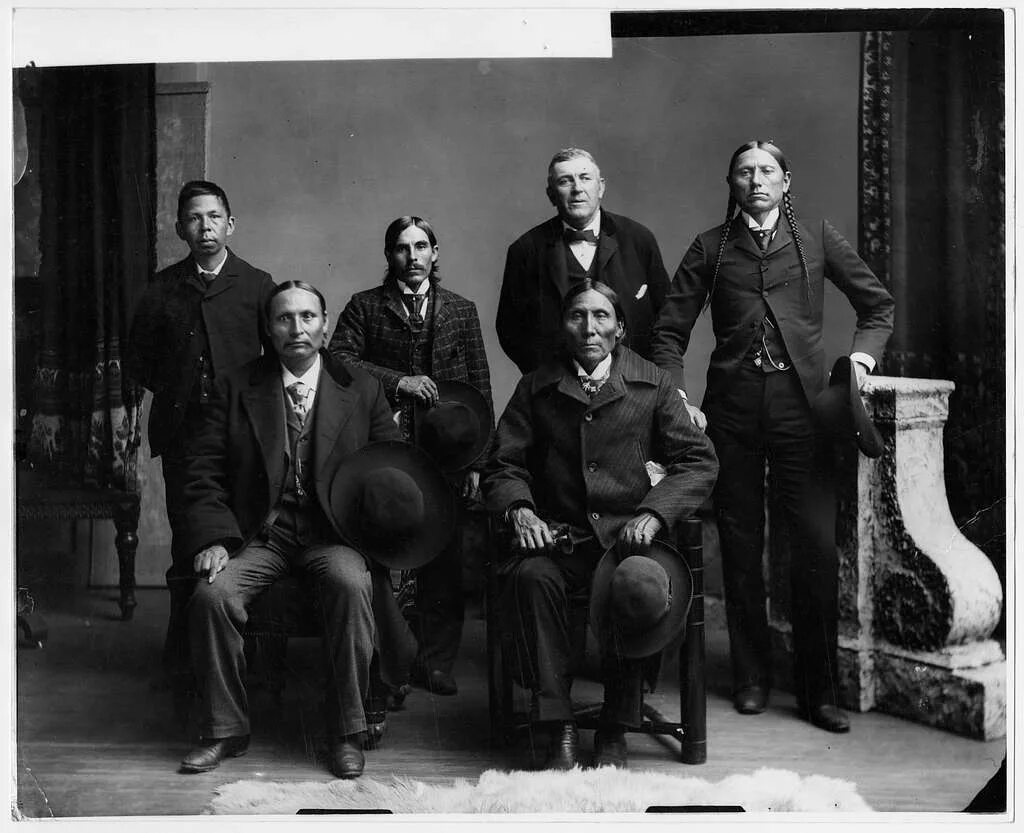 Анархисты фильм эли важеман. Сериал 1899 нетфликс капитан. 1899 сериал нетфликс. 1899 сериал 2022. 1899 сериал 2022 daniel.