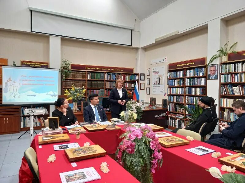 калужская библиотека. калужской областной библиотеке им. калужская библиотека. библиотека калуга правый берег. о островском в библиотеке.