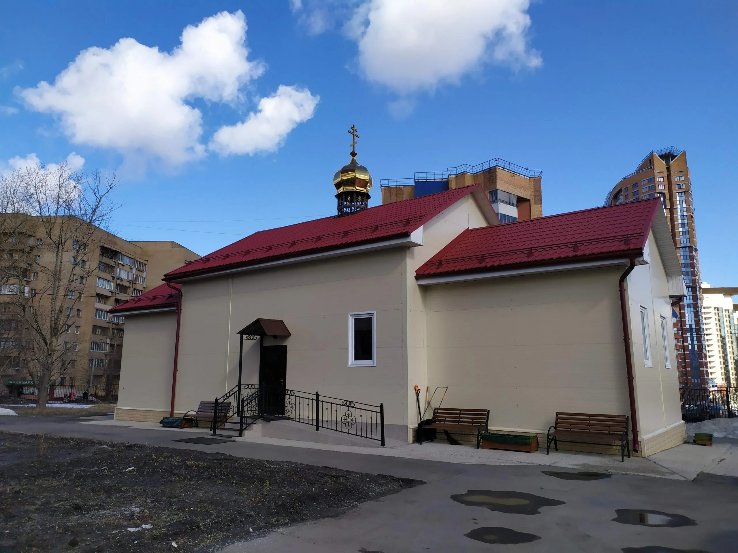 Храм святой княгини ольги луганской епархии в красном луче. Храм владимира и ольги в черемушках. Храм святой равноапостольной княгини ольги в москве. Сартаково. Часы работы храма ольги владимира в черемушках.