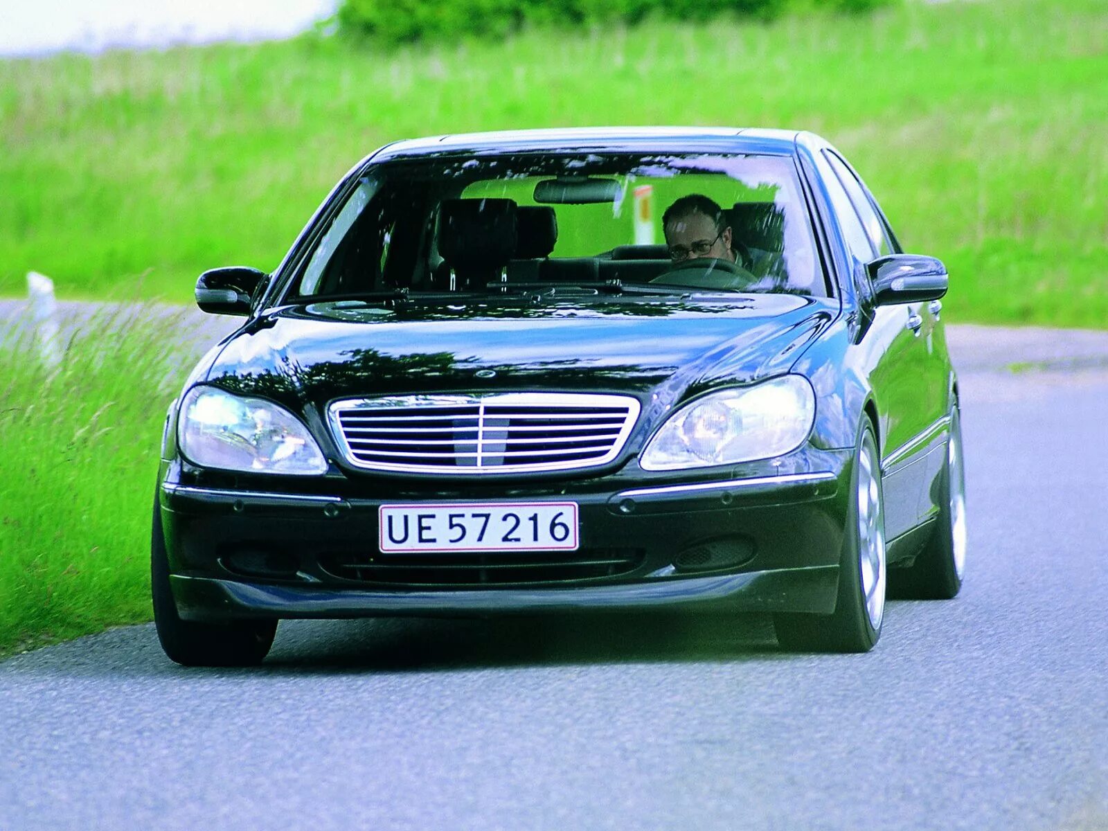 Мерседес s220 2002. W220 фото. W220 фото. Mercedes s600 w220. Mercedes-benz w220.