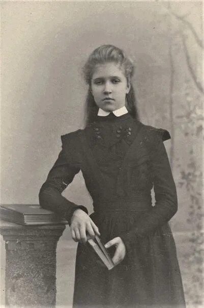 Я гимназистка седьмого. Гимназистки 1900 смольного. Я гимназистка седьмого. Гимназистки 20 века. Я гимназистка седьмого.