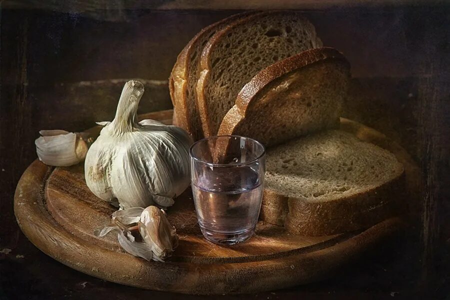 «Натюрморт с хлебом и ветчиной» Карло маджини. Натюрморт с хлебом. Необычный натюрморт. Натюрморт хлебобулочных изделий. Чеснок лук хлеб