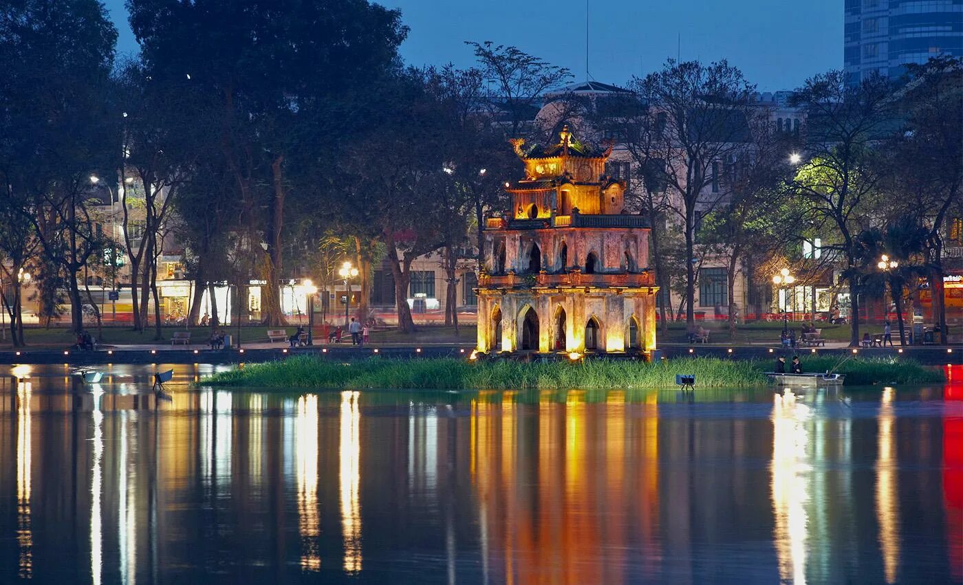 Вьетнам столица Ханой. Хоанкьем Вьетнам. Вьетнам столица Ханой достопримечательности. Озеро Хоанкьем Ханой.