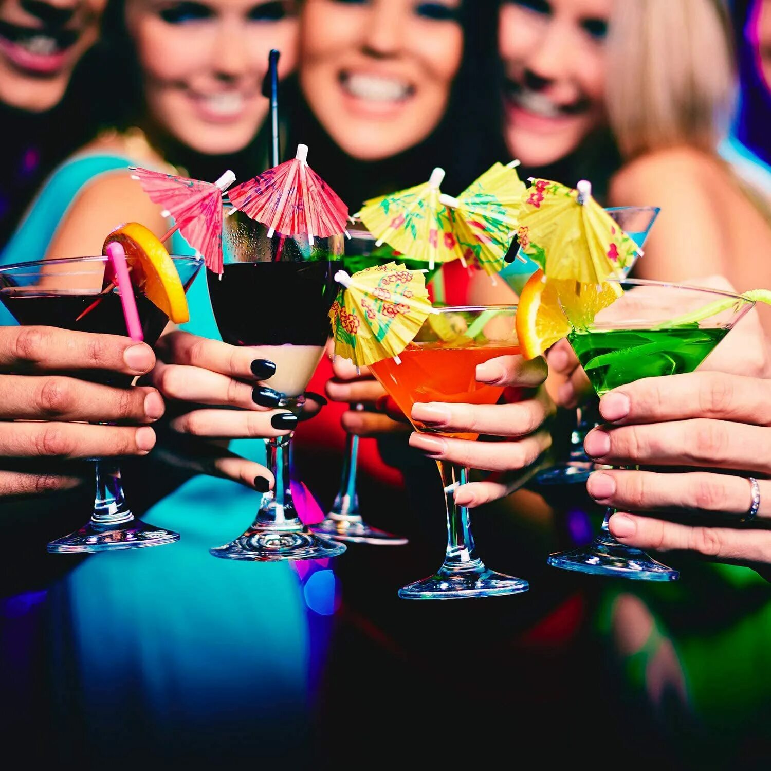 Вечеринка. Та самая вечеринка. Та самая вечеринка. Та самая вечеринка. Молодежная тусовка.