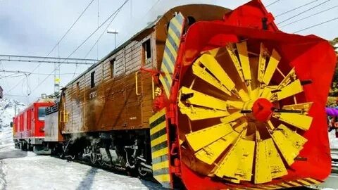 Работа снегоуборочного поезда
