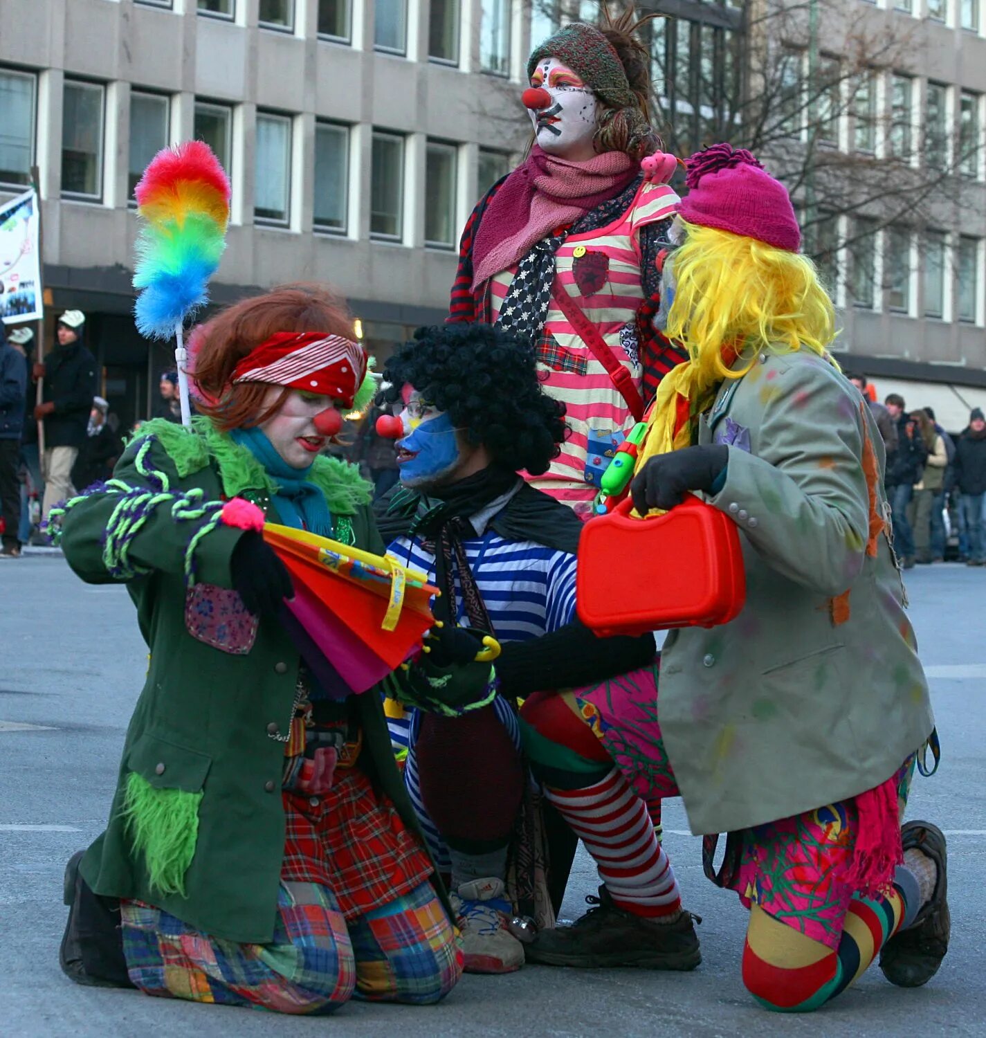 Клоун армия. Армия клоунов. Rebel Army of Clowns. Guerrilla Theatre.