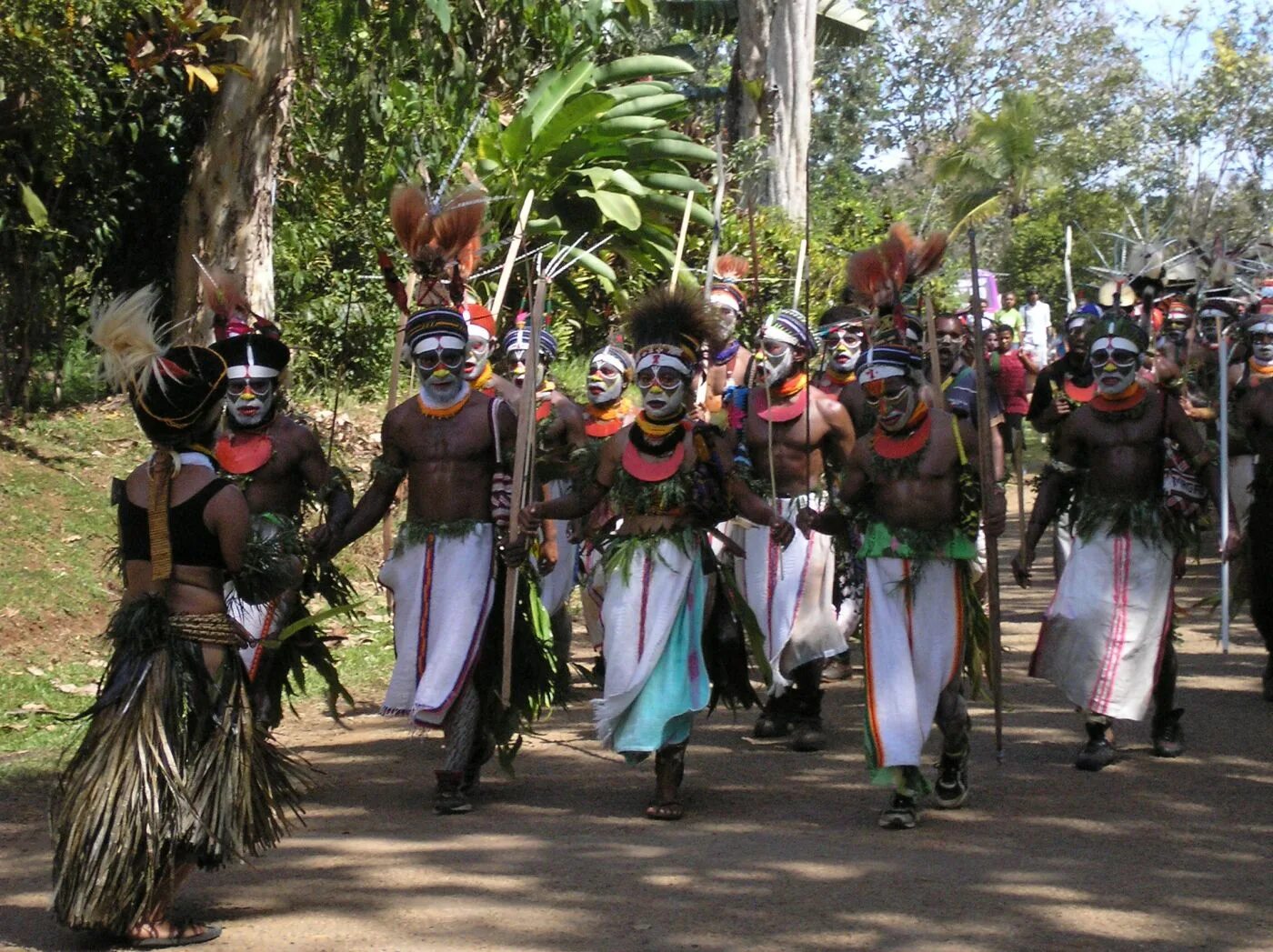 Новая гвинея самый. Остров новая гвинея. Раджа ампат, папуа новая гвинея. Новая гвинея и папуа новая гвинея. Папуа — новая гвинея.