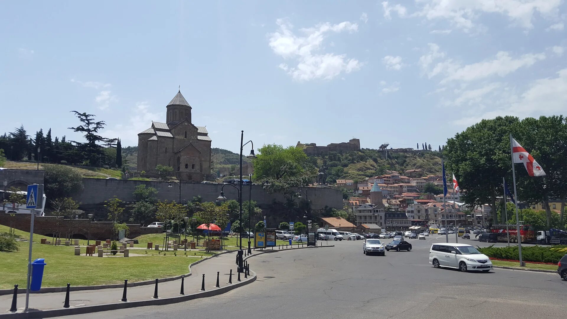 Нор Эчмиадзин Тбилиси. Церковь Нор Эчмиадзин. Нор Эчмиадзин Церковь Тбилиси. Tbilisi Road.