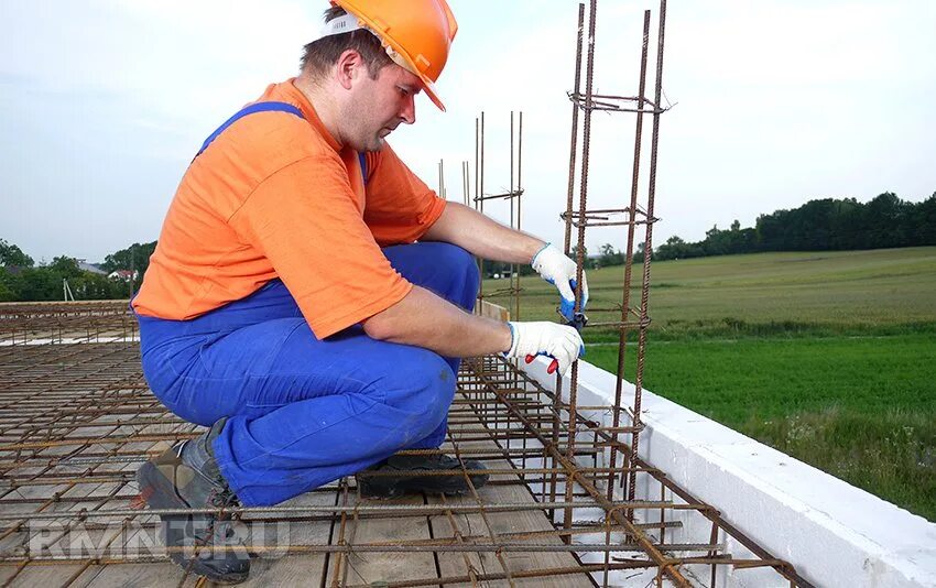 Вязка арматуры. Кто устанавливает арматуру на стройке. Кто устанавливает арматуру на стройке. Кто устанавливает арматуру на стройке. Арматурный каркас для фундамента.