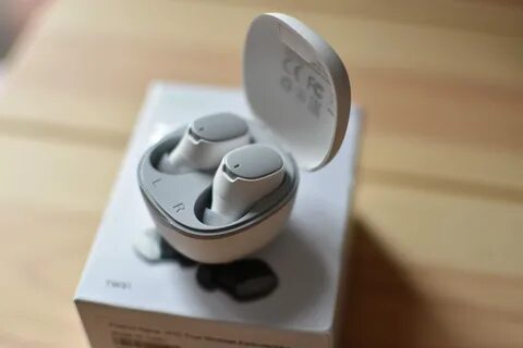Wireless earbuds htc