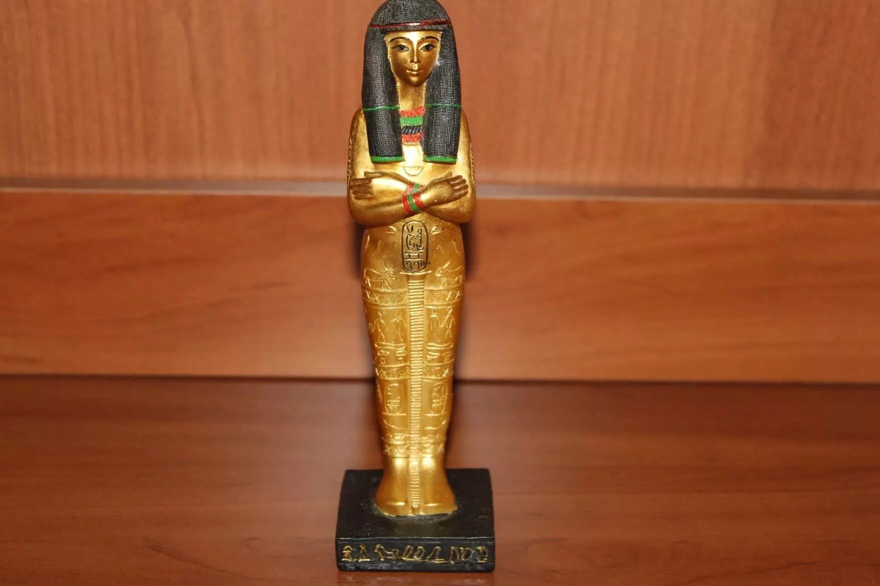 Самые популярные сувениры из египта. Популярный сувенир из египта. Древнеегипетские сувениры. Сувенир из египта кошка. Популярный сувенир из египта.