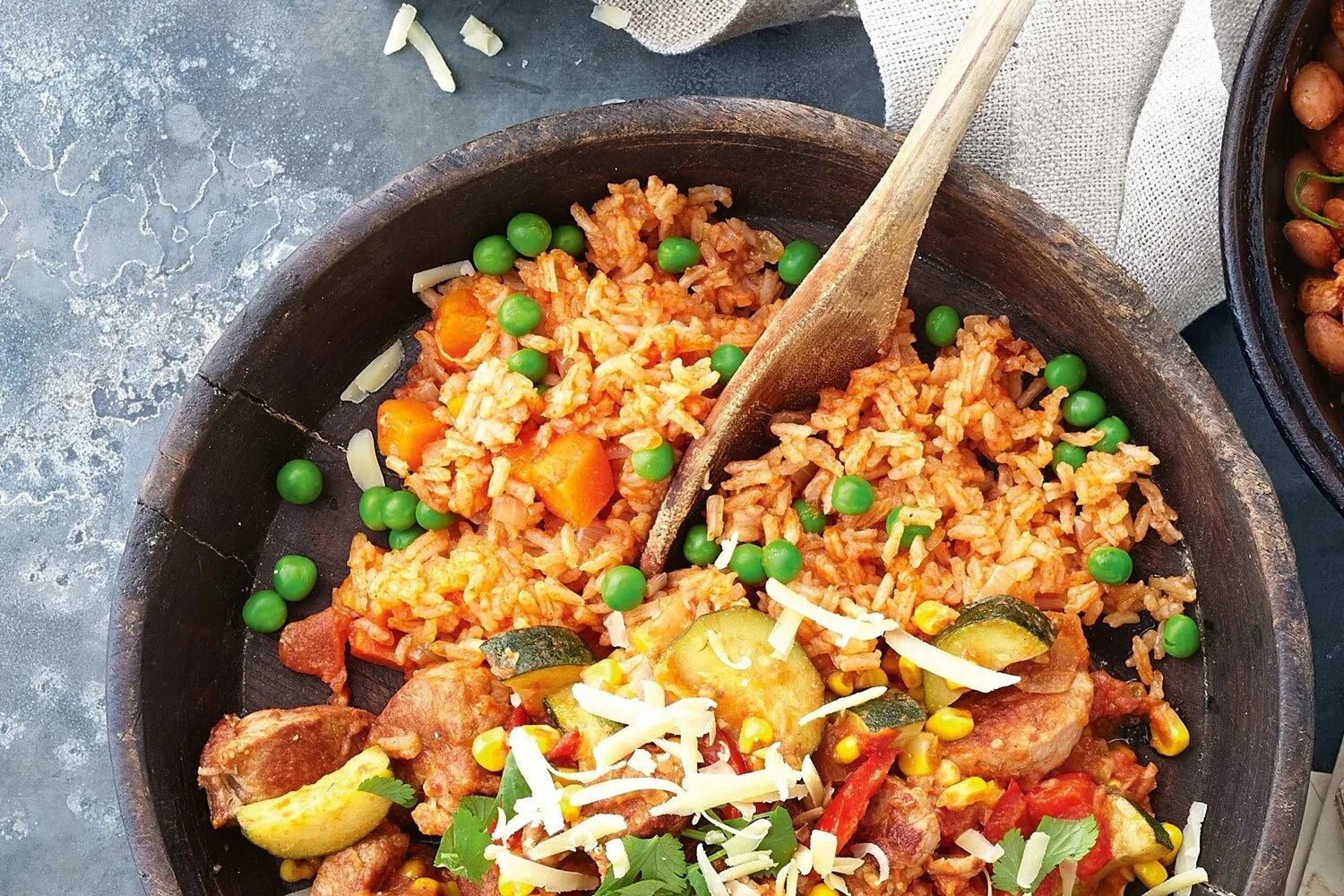 Как вкусно приготовить мексиканскую замороженную смесь. Мексиканская смесь с рисом. блюда из мексиканской смеси. рис с мексиканской смесью на сковороде. рис по мексикански с овощами.