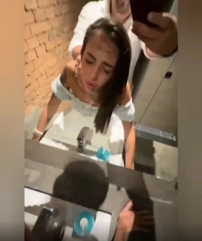 Снял бывшую девушку на видео. Снял бывшую девушку на видео. Снял бывшую девушку на видео. Паранормальное явление в жизни. Избиение девушки подростка.