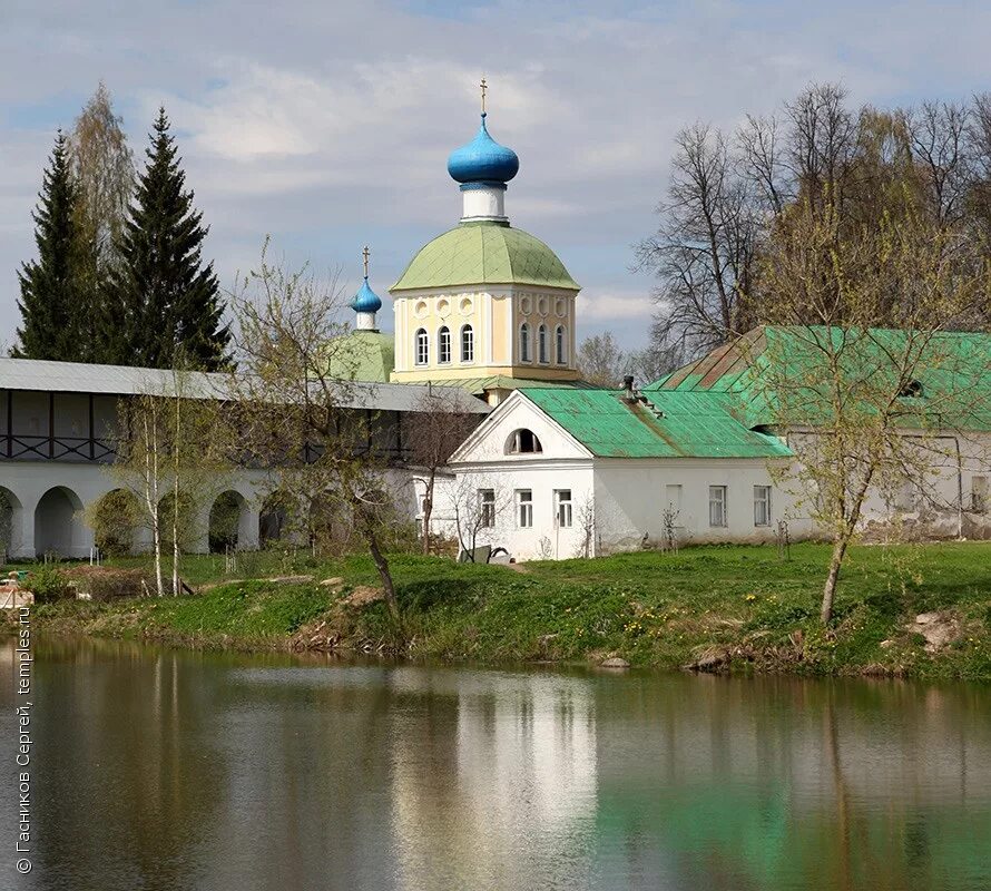 ленинградская обл тихвинский р н тихвин. тихвин церковь крылечко. город тихвин ленинградской области на карте россии. тихвин исторический центр. ленинградская обл тихвинский р н тихвин.