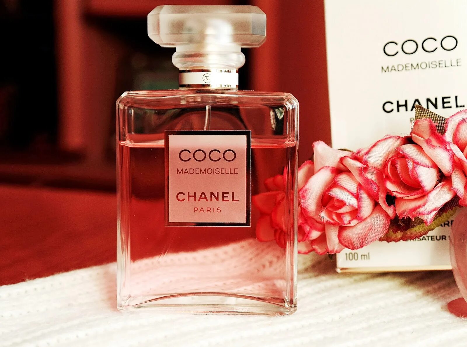 Мадмуазель speed up. Coco mademoiselle chanel paris. ланком мадмуазель духи. коко мадмуазель реклама. lancome poison.