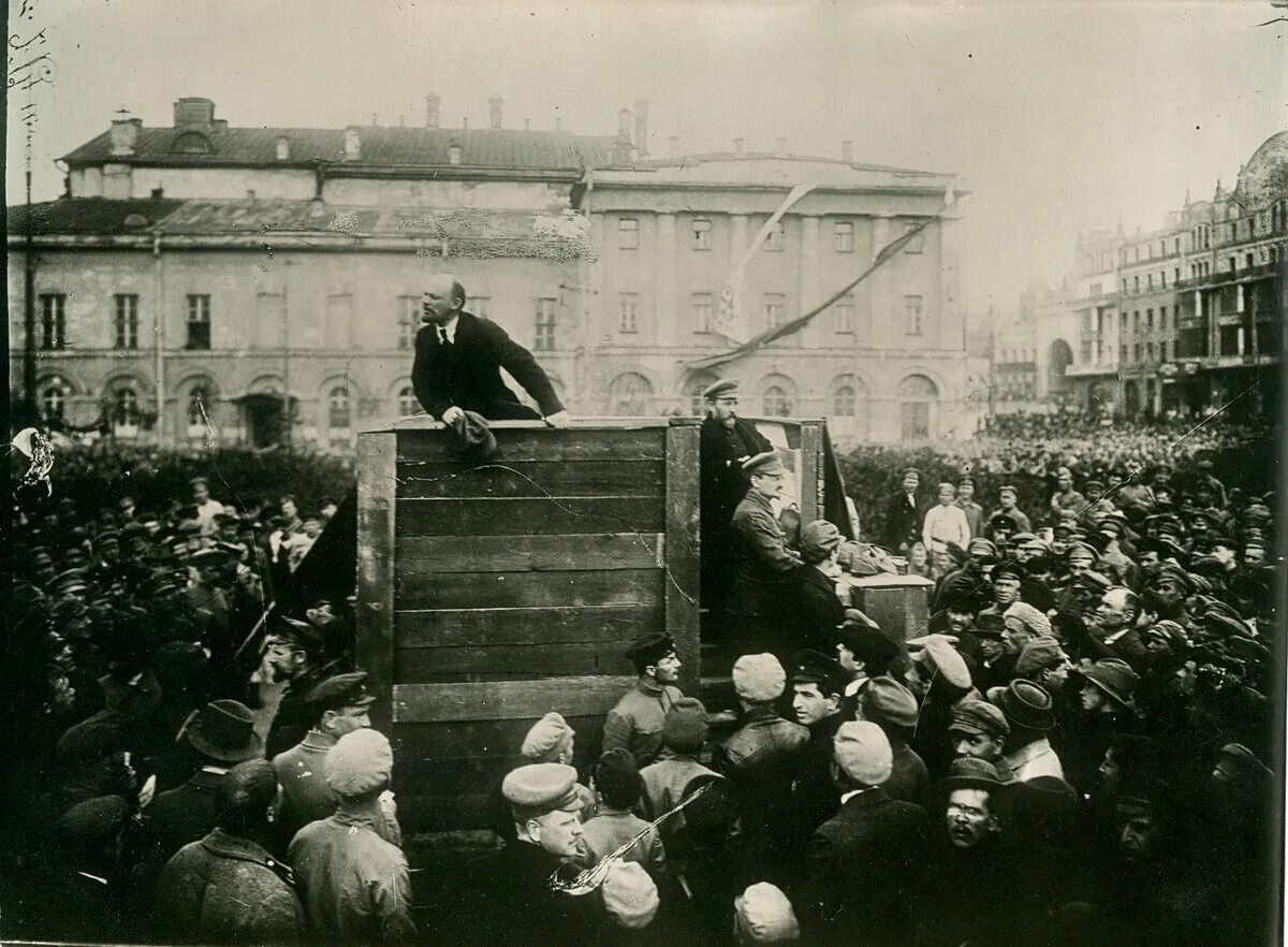 Октябрьская революция 1917 Троцкий. 1920 Год Россия. Москва 1917 1920 годы. Первые большевики. Две революции ленина