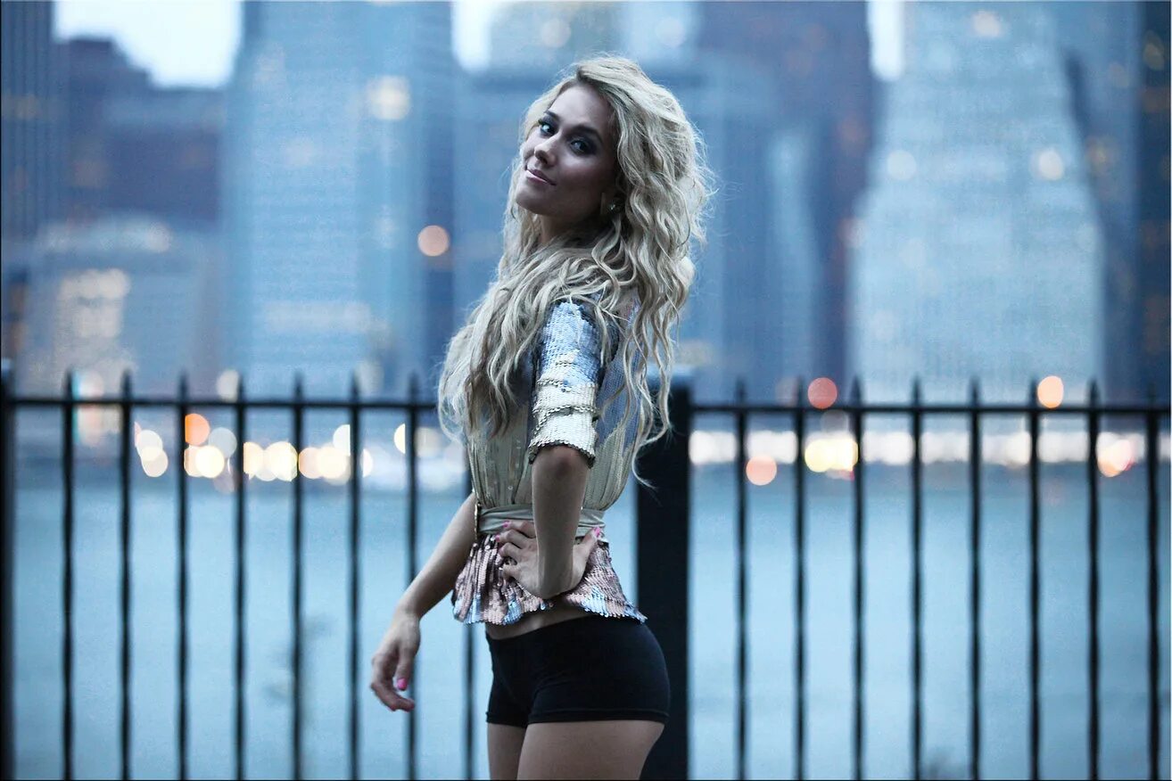 Юля паршута вместе. Марк тишман и юлия паршута. Юля паршута марк тишман невыносимая. Марк тишман и его жена. Юлия паршута 9 мая.