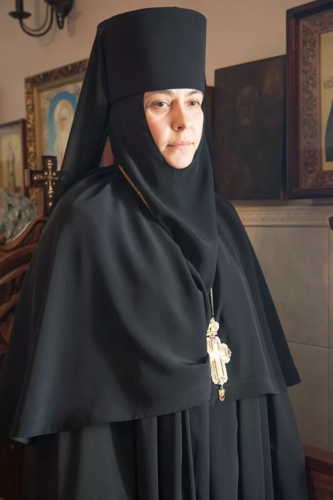 Монашеский клобук. Клобук монаха. Камилавка клобук митра. Игумен варлаам дульский. Клобук греческий монашеский.