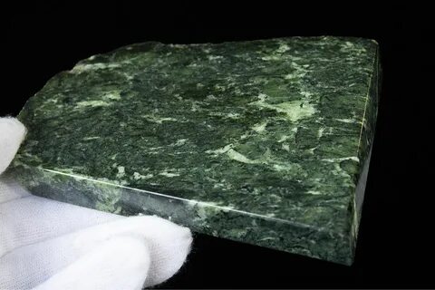 Камень змеевик 4 буквы