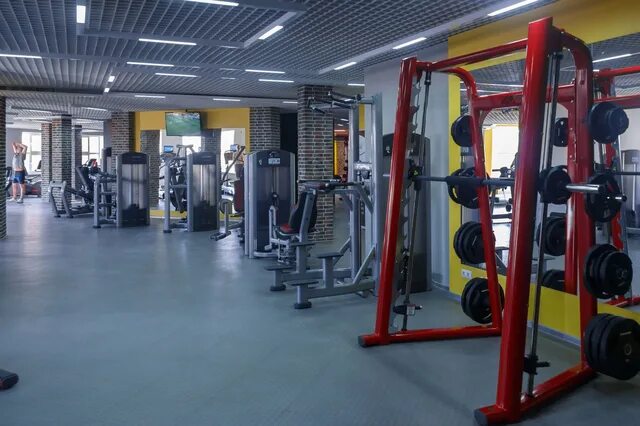 Фитнес клуб fitness one. Фитнес ван лесной городок. Фитнес хелс лесной городок. Fitness one лесной городок. Фитнес хелс лесной городок.