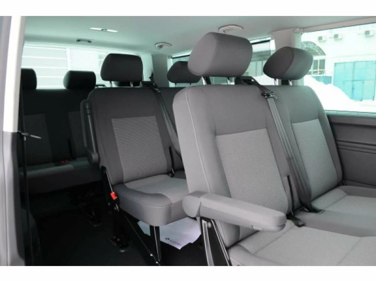 Мерседес вито v250d. Chrysler grand voyager 2008 салон. Toyota estima 2008 салон. Land rover discovery 7 местный. Рено трафик пассажирский 7 мест.