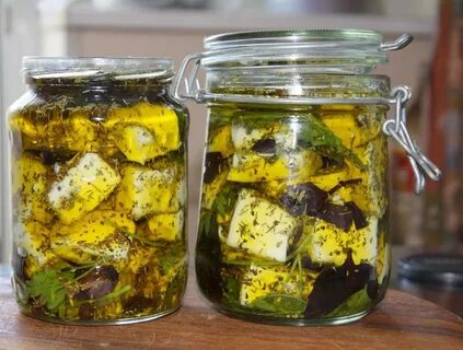 Маринованный острый сыр