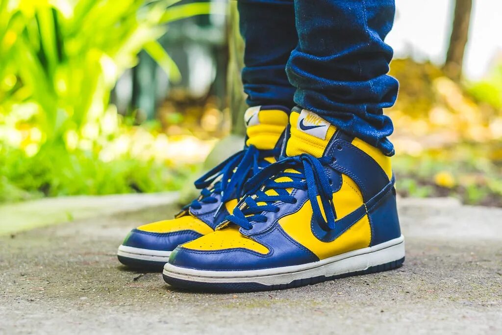 Желто синие кроссовки. Nike Dunk High Michigan (2020). Nike SB Dunk High Michigan. Nike Dunk Michigan. Nike SB Dunk Michigan.