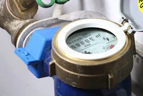 В квартире установлен прибор учета расхода холодной