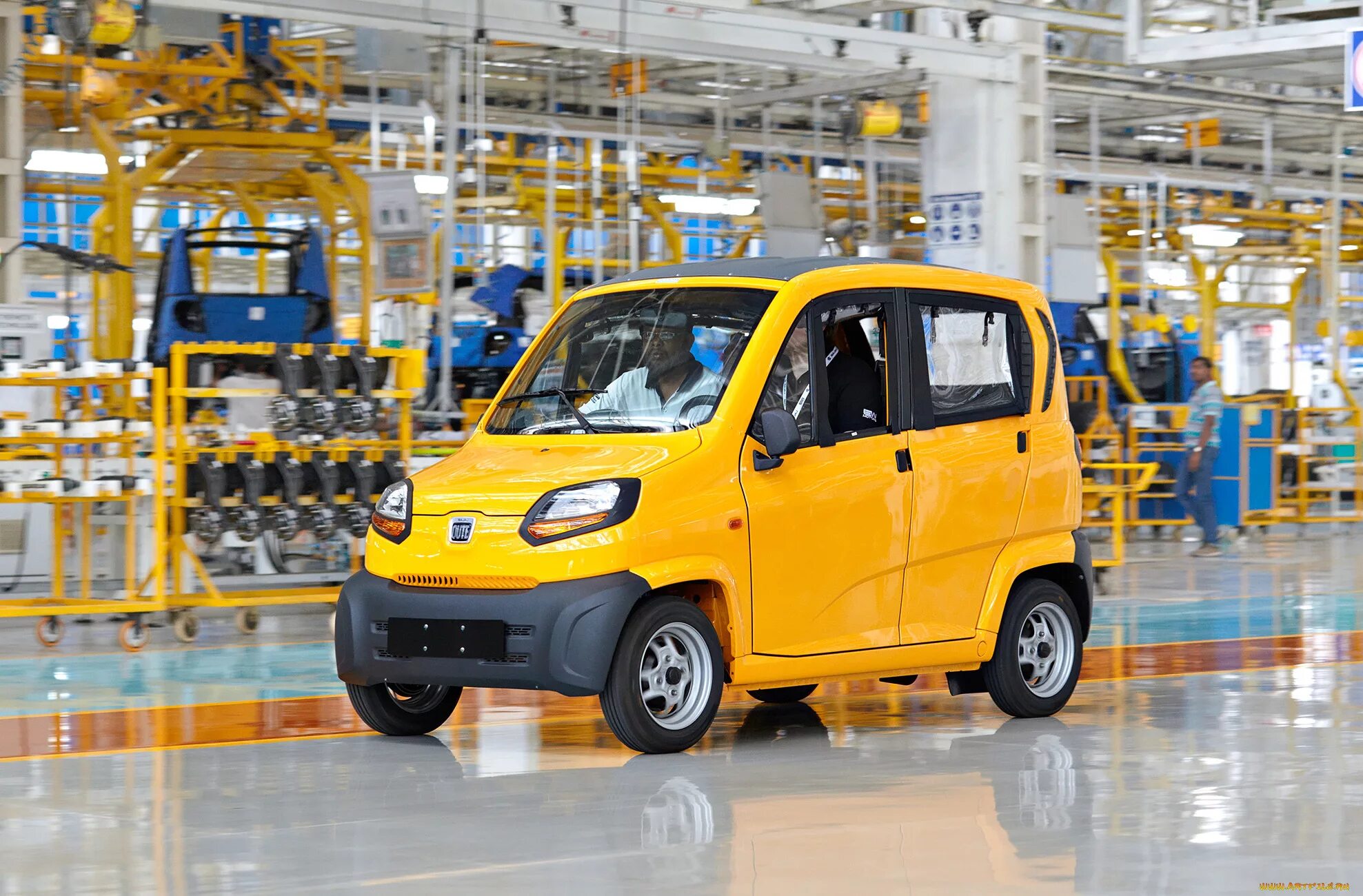 Самый дешевый автомобиль в 2024 году. Bajaj Qute. Bajaj re60. Bajaj Qute i. Bajaj Qute Qcar.