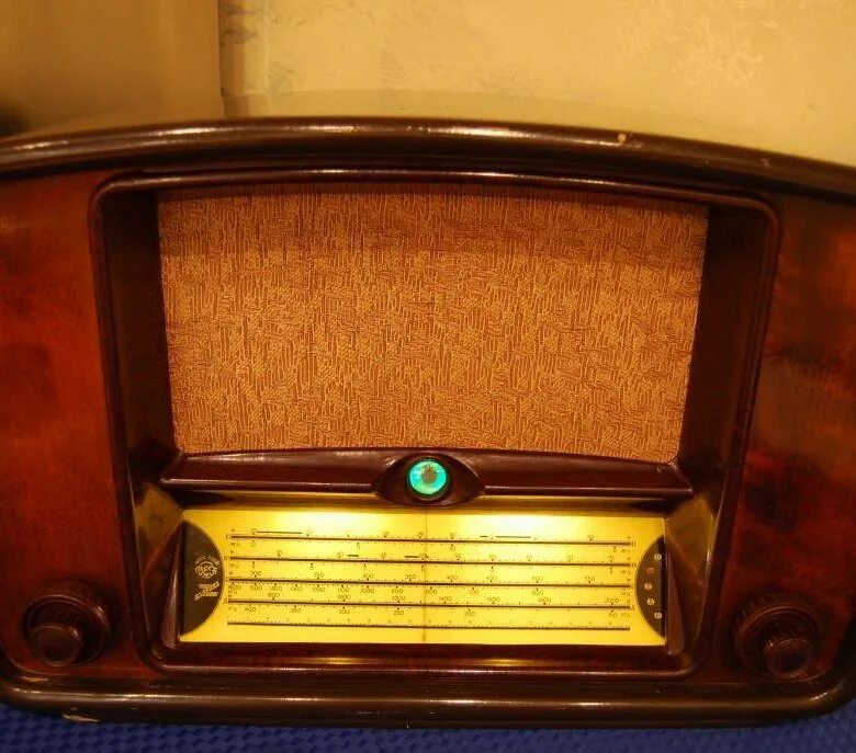 Ретро радиоприемник с mp3 плеером и кардридером sd-mmc elta r-200. Retro 25. Fm приемник деревянный. Ретро радиоприемник кыргызстан. Радиоприемник балтика вэф.