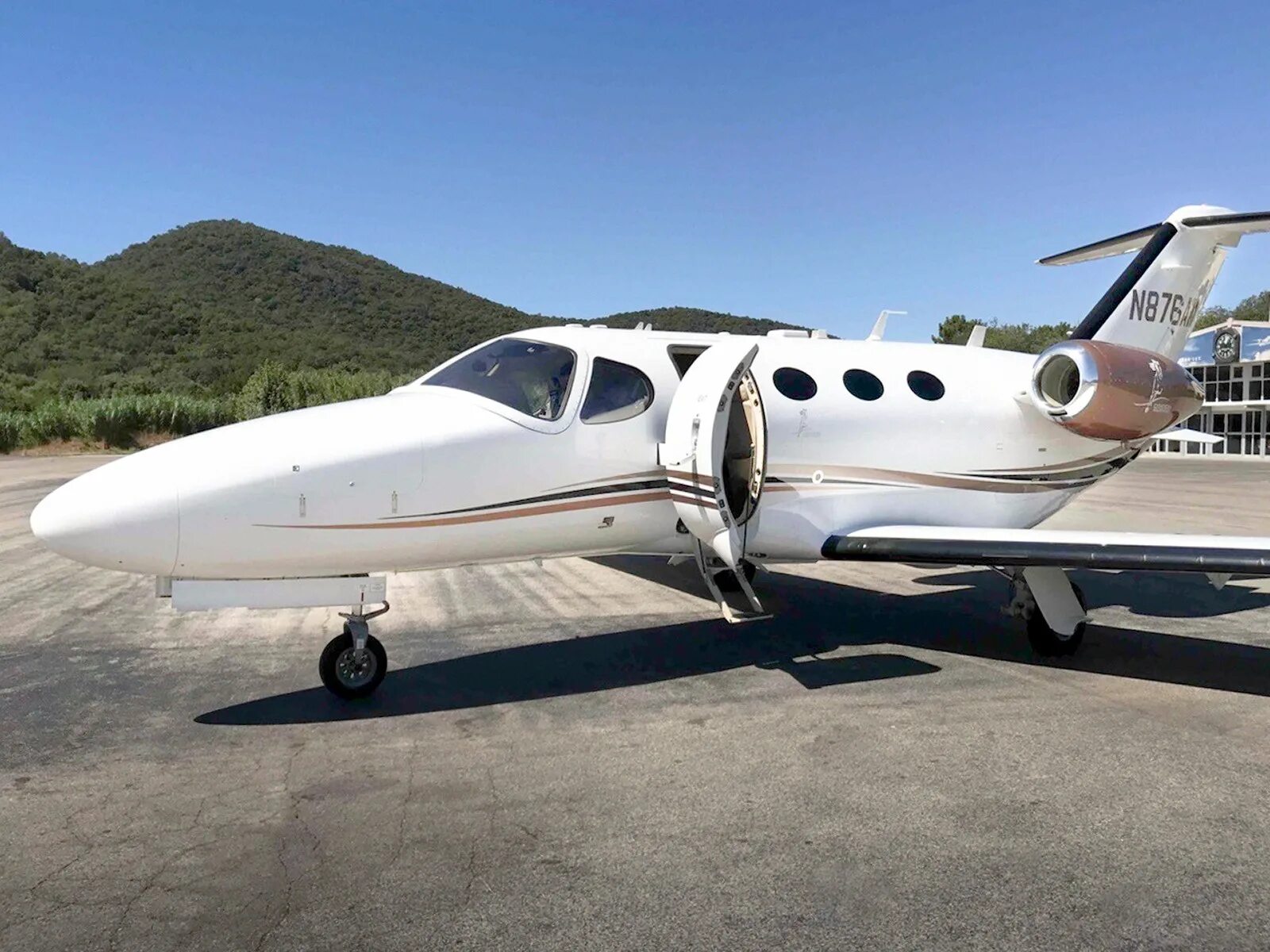 Cessna mustang. Cessna 510 citation mustang. Cessna citation mustang c510. Цессна мустанг самолет. Cessna mustang.