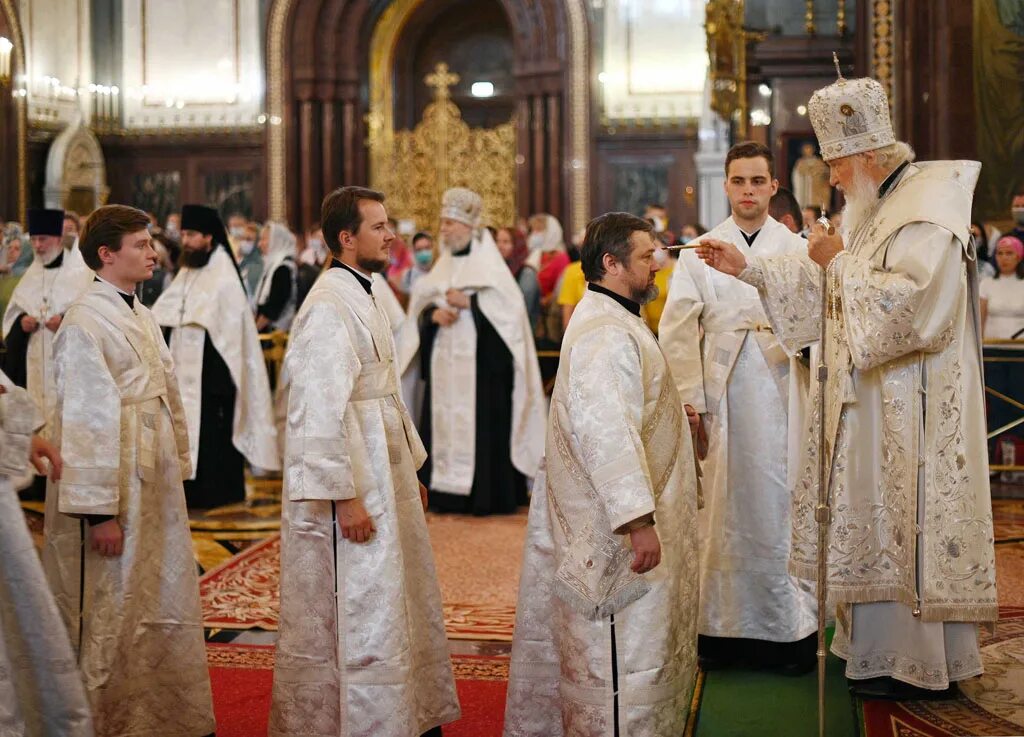 Всенощное бдение храм Христа Спасителя поклонение ризам. Патриарх Дионисий. Всенощное богослужение