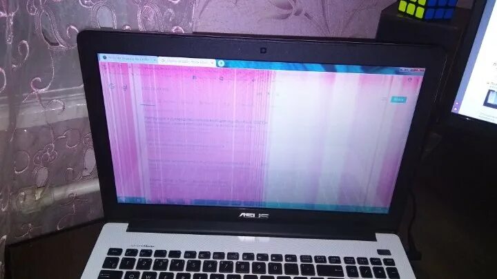 Проблема монитора ноутбука. Apple macbook air 2016. Macbook air 2011 полосит дисплей. Проблема монитора ноутбука. Полосы на мониторе компьютера.