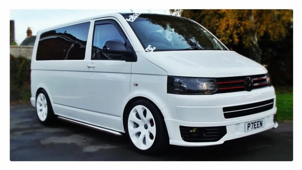 Купить т5 фольксваген 1.9. Volkswagen t5 белый. VW Transporter t5 белый. Volkswagen Caravelle t5 White. Фольксваген Каравелла т5 белый.