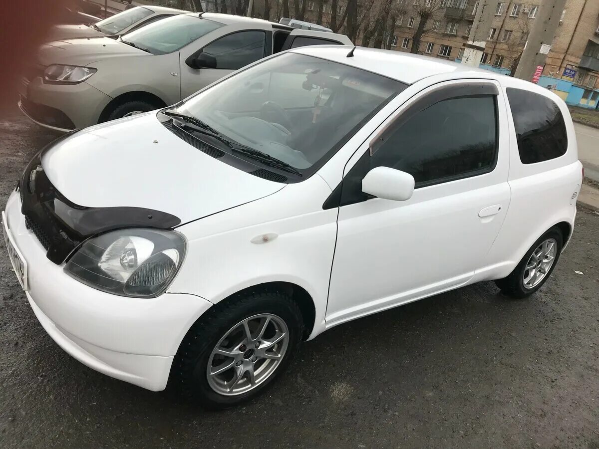 Toyota vitz 2000 года. Тойота Витц 2000. Тойота Витц 2000 года. Toyota Vitz 2000 2001. Toyota Vitz 2000 White 3 дв.