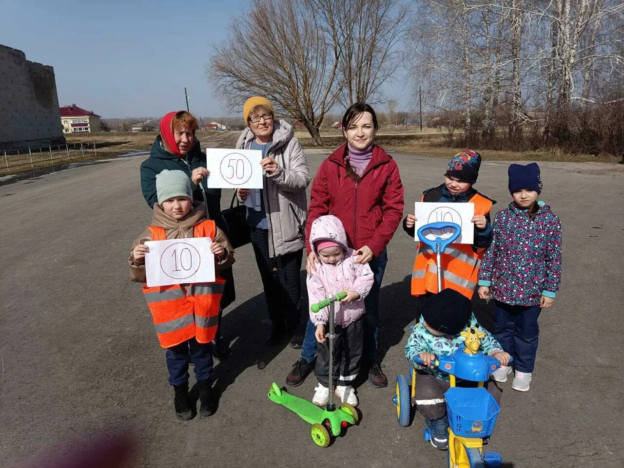 Досуг жителей городов. Безопасность детей на улице. Начальная школа.. ЮИД уступите дорогу. Администрация Терентьевского сельского фото.