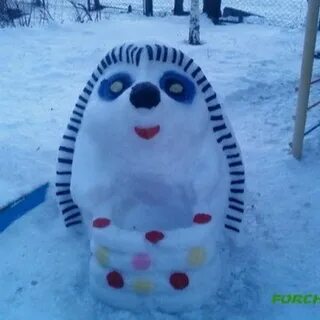 Ежик из снега в детском