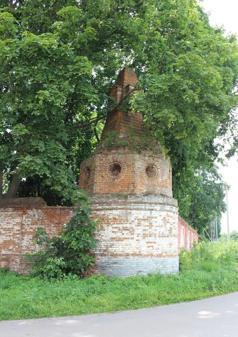 Фото дмитровска. Усадьба Кантемира Дмитровск Орловская область. Парк Кантемира Дмитровск Орловский. Усадьба Дмитрия Кантемира. Усадьба Дмитрия Кантемира в Дмитровске Орловском.