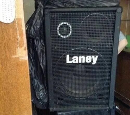 Куплю колонки музыкальные б у. Колонки Laney te900. Laney Theatre te 900 колонки. Колонка 300 ватт. Музыкальные колонки 1200 мм деревянные.