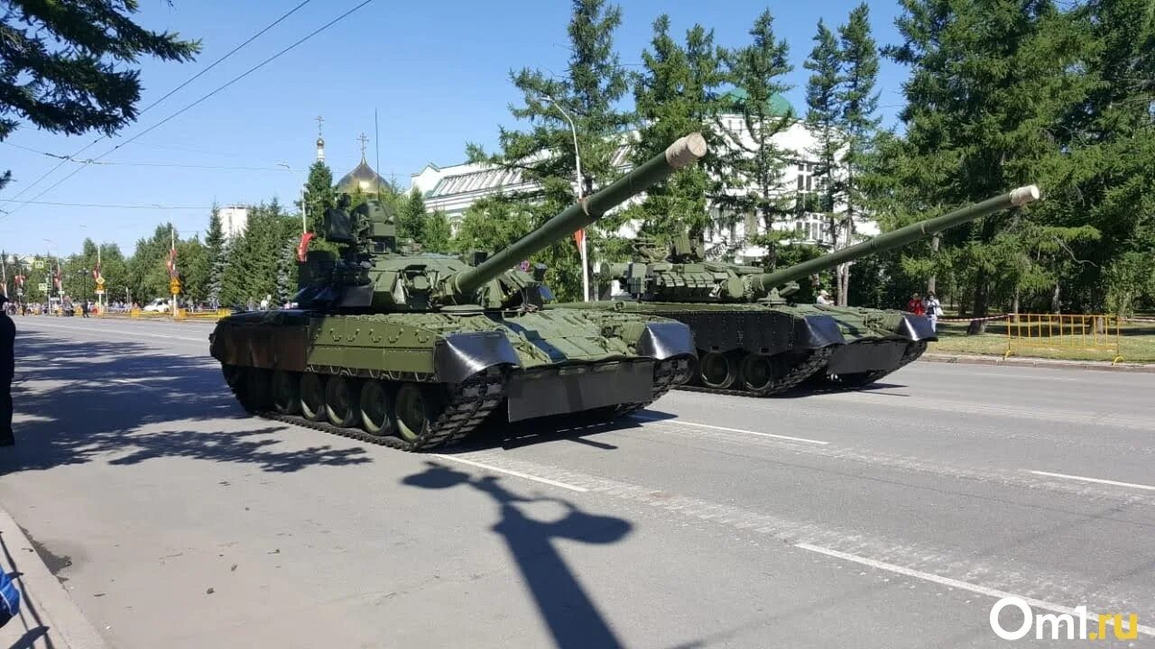 Купить танк в омске. Омсктрансмаш танк памятник. Омский завод транспортного машиностроения Омсктрансмаш. Танковый завод Омск. Омский танковый завод памятник.