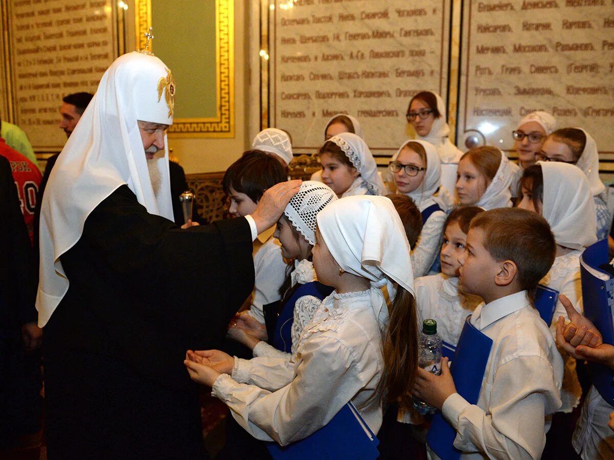 пасхальная служба крестный ход. церковная служба в храме христа спасителя. пасхальная служба в храме христа спасителя. александр урсулов священник. где проходило служение.