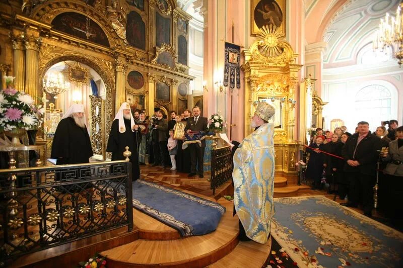 иконостас храм спасителя калининград. вакансии в храмах спб. спасо преображенский собор спб внутри. литургия в казанском соборе санкт-петербург. исаакиевский собор царские врата.
