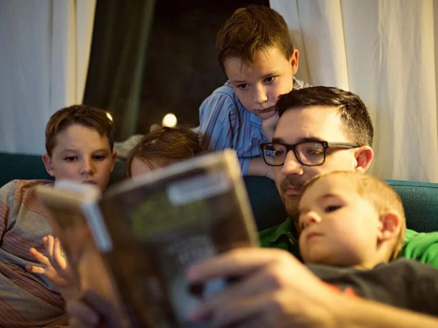 Dad reads. Dad reads
